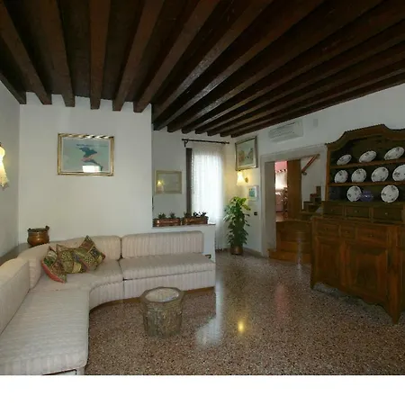 Charming Apartment *
